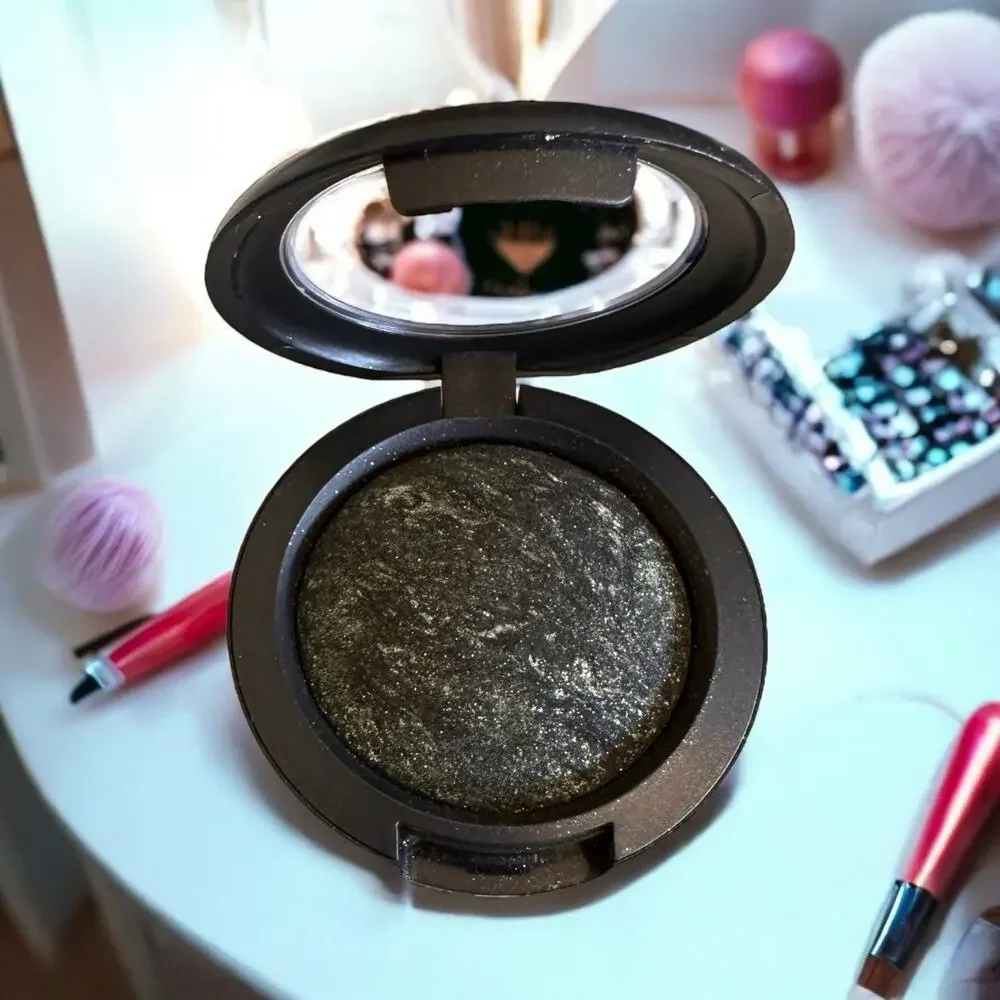 MAC Cosmetics Eye Shadow SMUTTY GREEN Mineralize 0.07oz *Brand New Without Box